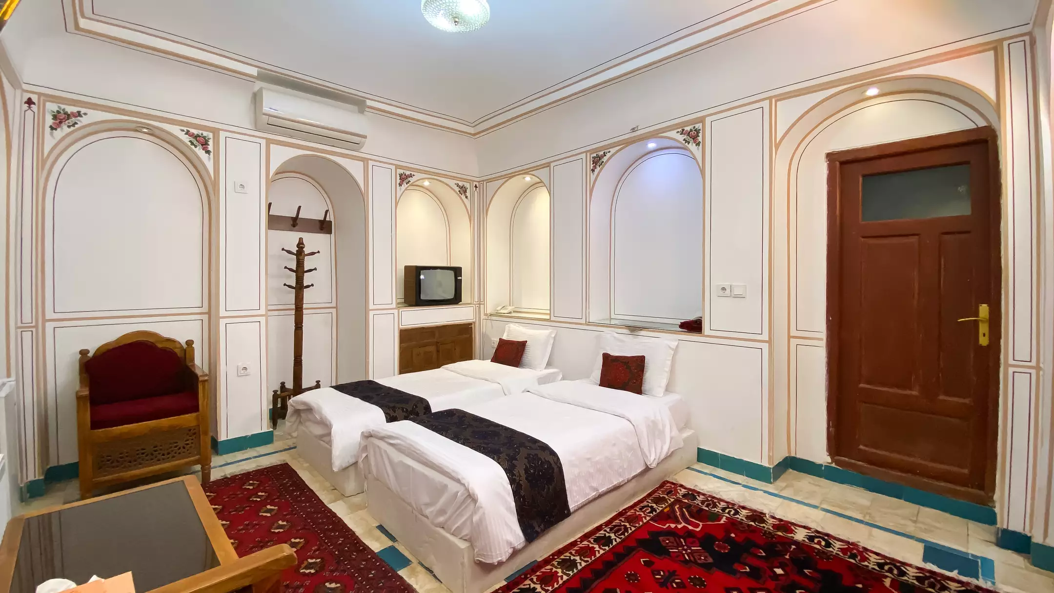 Alibaba https://cdn.alibaba.ir/ostorage/hotel-accommodation-images/6704dc64359857c3c5f4a36e_719a3044-4bc8-401d-bcc0-85c7be723638_تویین (2).webp